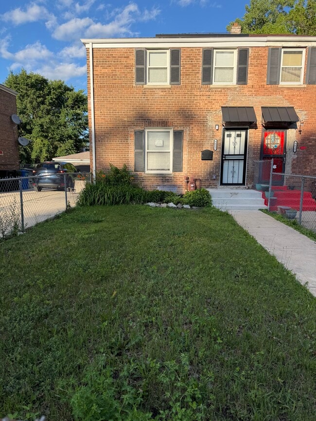 Building Photo - 9623 S Merrill Ave