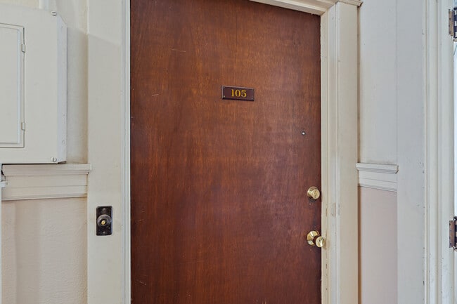 Photo - 115 Bellevue Ave E Unit 105