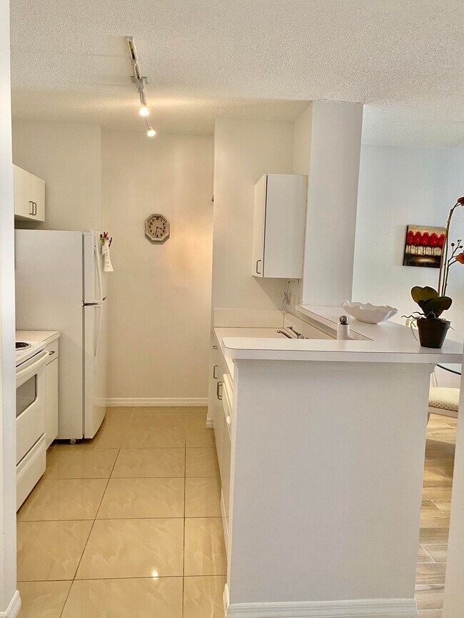 Photo - 720 S Sapodilla Ave Unit 312