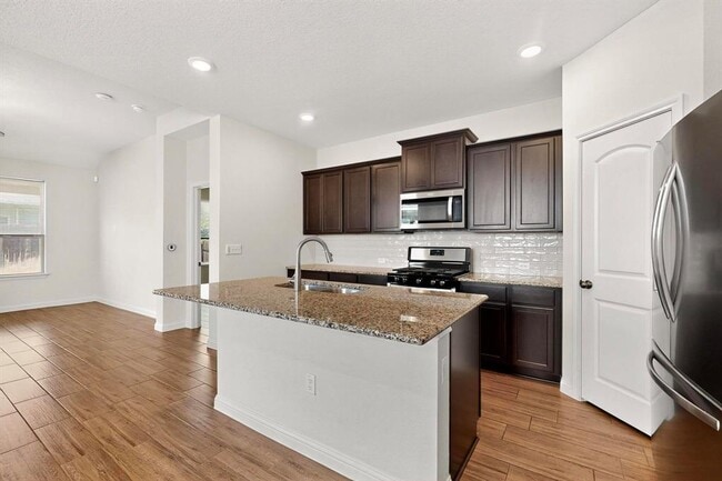 Photo - 8302 Cottage Rose Dr