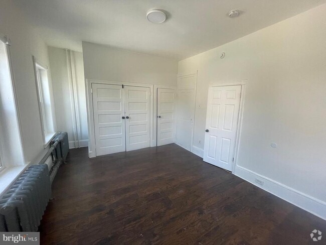 Building Photo - 2121 W 3rd St Rental