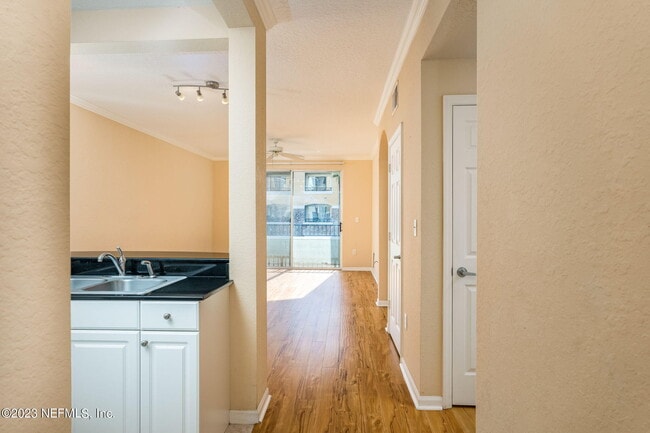 Photo - 8539 Gate Pkwy W Unit 9234