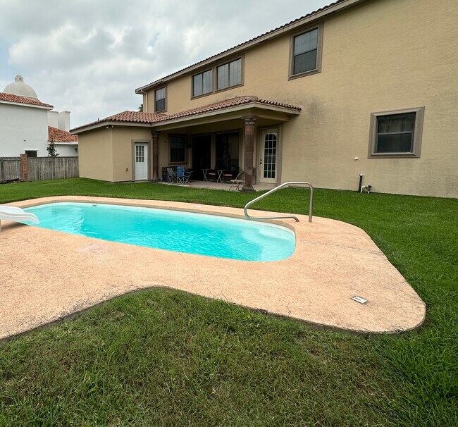 Photo - 3901 El Jardin St