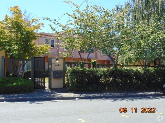 Building Photo - S.55th Street 1520 Unit C Rental