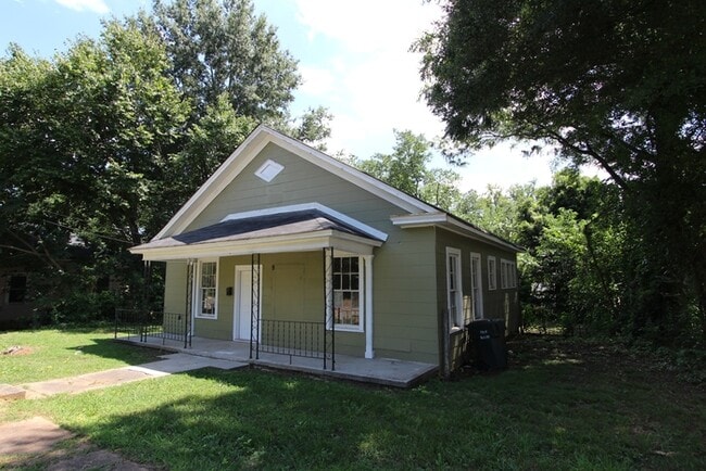 Building Photo - 9 W Roy St