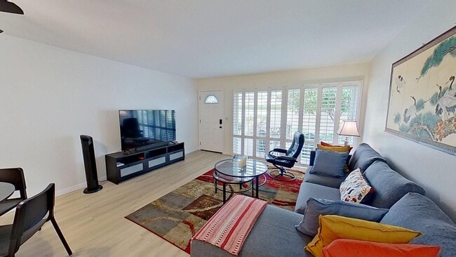 Photo - 14181 Goldenwest St