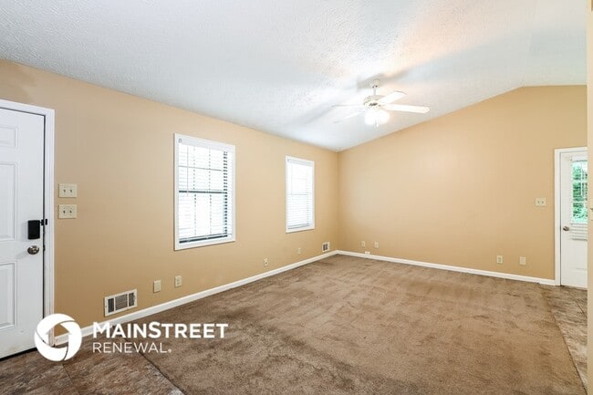 Photo - 372 Kings Hill Ct