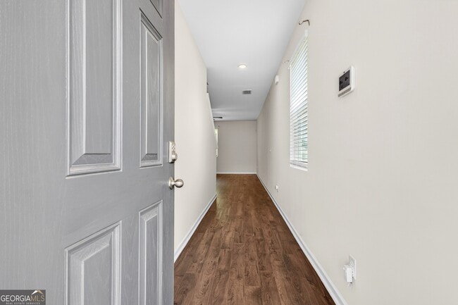 Photo - 122 Silver Birch Pass