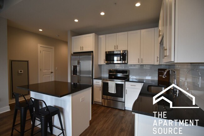 Photo - 3833 N Broadway Unidad 613