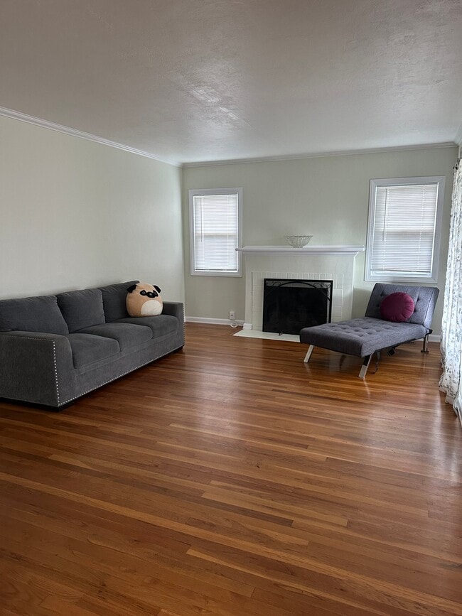 Photo - 83 E Rosemary Ln