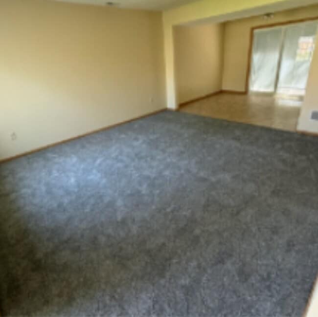 Photo - 845 Hanneman Dr