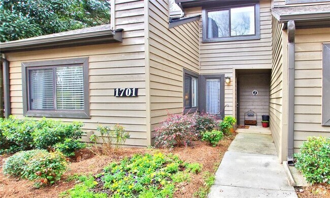 Building Photo - 1701 Cedar Chase Ln NE Rental