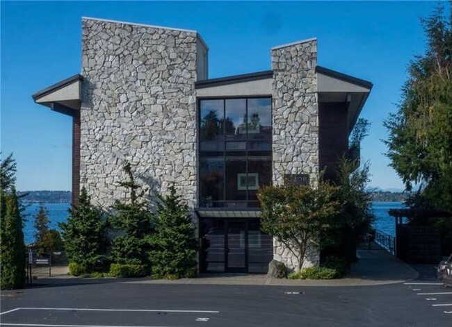 Cozy 1bd Condo in Heart of Downtown Kirkland! - Cozy 1bd Condo in Heart of Downtown Kirkland!