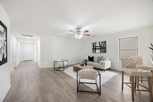 Photo - 1605 Village Park Trail