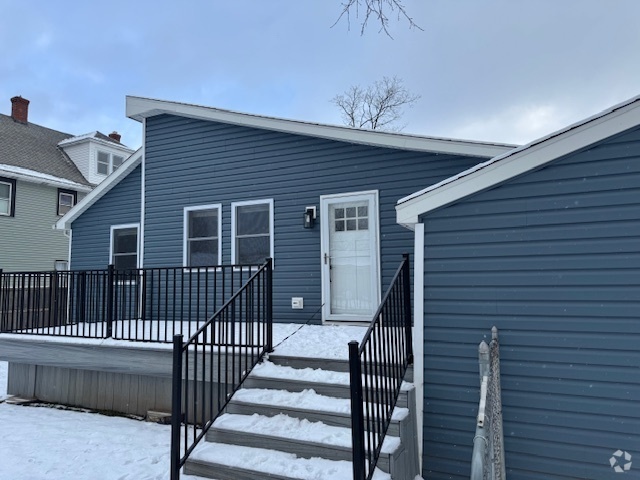 Building Photo - 208 Central Ave Unit Rear Rental