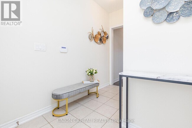 Photo - 64 Collier Crescent