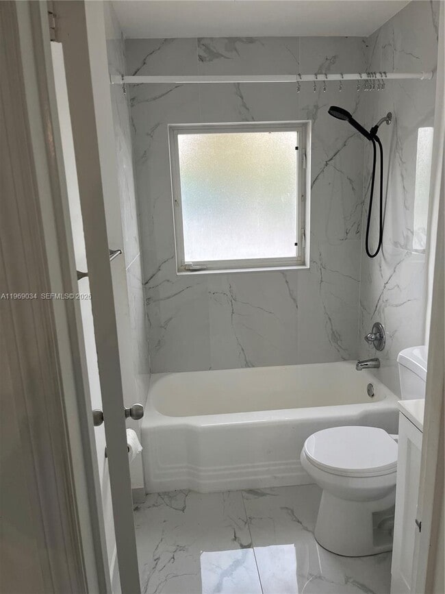 Photo - 92 Hendricks Isle Unidad 6