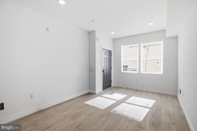 Photo - 2346 N 16th St Unit 1