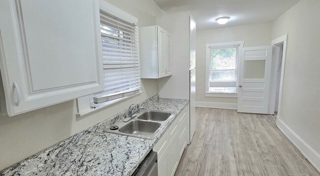 Photo - 2805 S Jennings Ave