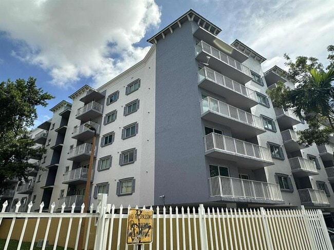 Building Photo - 2475 NW 16th St Rd Unit 515 Rental