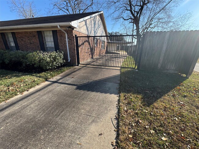 Photo - 171 Bluebonnet St