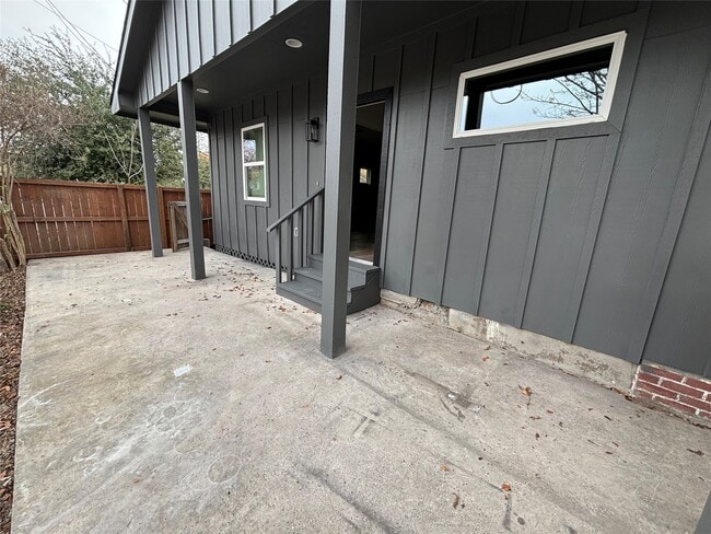 Photo - 430 N Hutcheson St