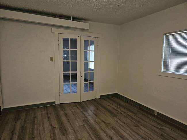 Photo - 725 NE Maple St Unit 1