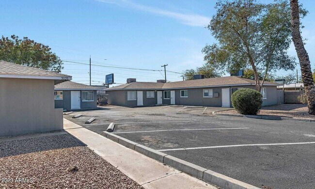 3123 W Almeria Rd Unit 1