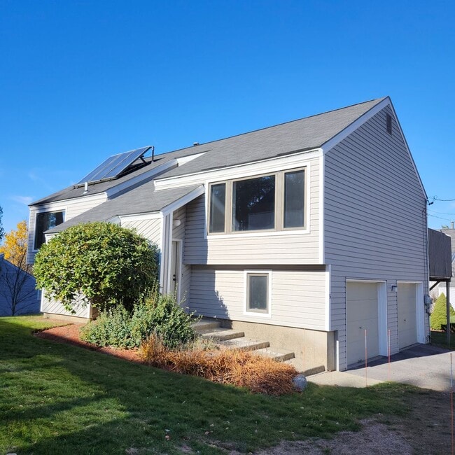 Photo - 3 Bedroom, 1.5 bath detached condo at Kens...