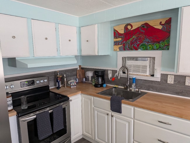 Photo - 2601 Gulf Dr N