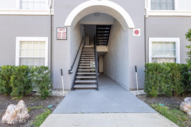 Building Photo - 3591 Kernan Blvd S Unit 226