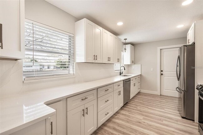 Photo - 418 Gilbert Rd