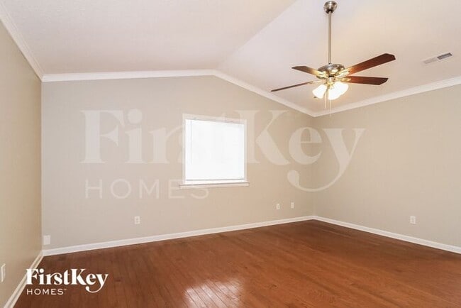 Photo - 1717 Challock Way