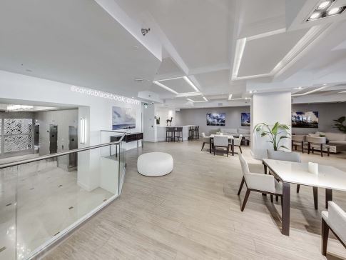 100 Lincoln Rd