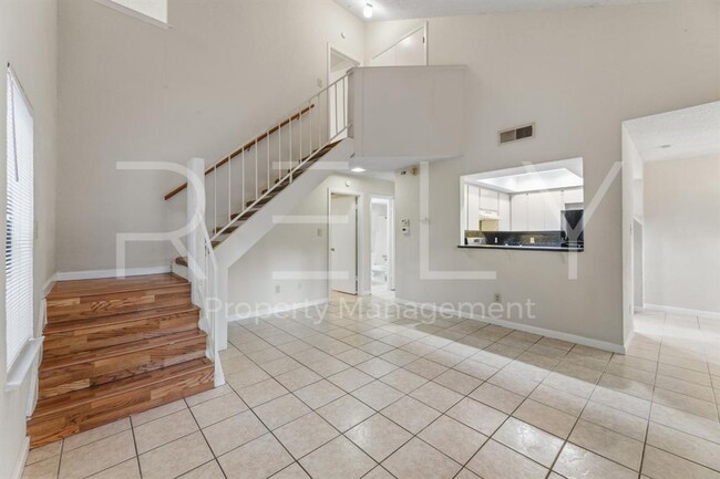 Photo - 1005 Milford Way