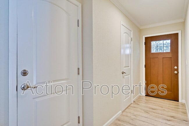 Photo - 135 Brenton Ct Unit A