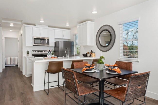 Photo - Colgan Creek Apartments