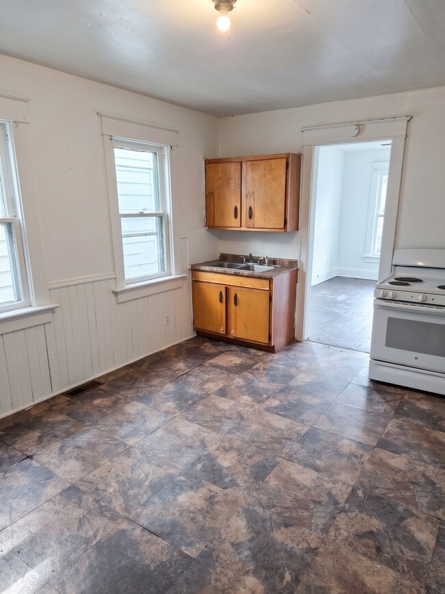 516 E 22nd St Unit 1