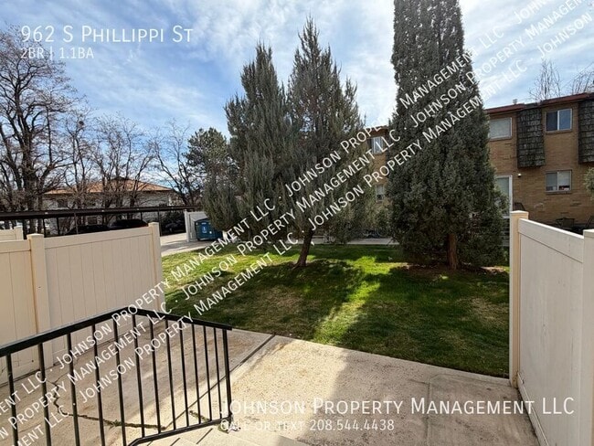 Photo - 962 S Phillippi St