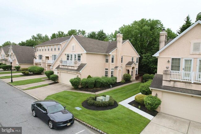 Photo - 16 Buckingham Pl