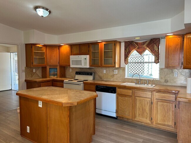 Photo - MOVE-IN READY IN FOOTHILLS NORTH #2