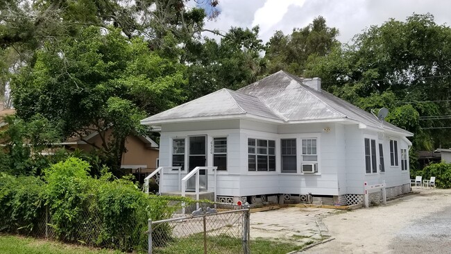 Building Photo - 6326 30th St N Unit B Rental