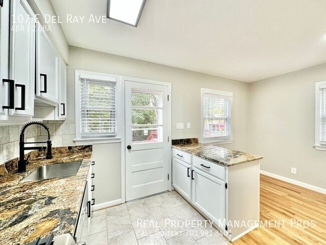 Photo - 107 E Del Ray Ave