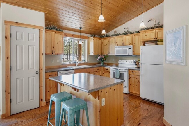 Photo - Available until April- Short Term Lease