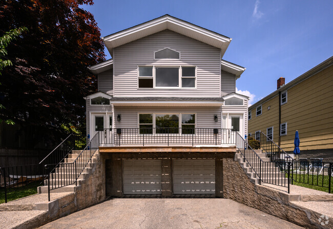 Building Photo - 45 Maple St Rental