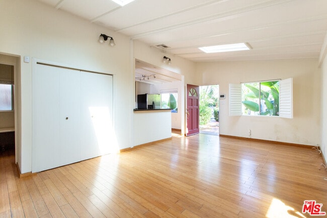 Photo - 3625 Maplewood Ave