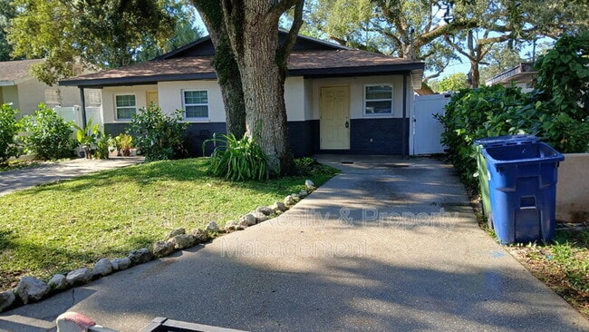 Building Photo - 2809 Marconi St Unit Apt. A