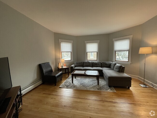 Building Photo - 3642 Grand Blvd Unit 2nd FL Rental