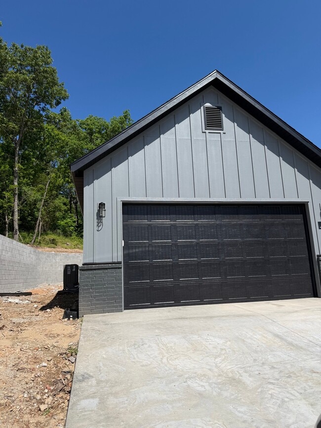 Photo - 11 Hillborough Ln