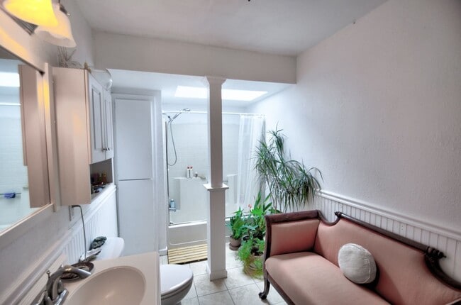 Photo - Charming 1-Bedroom Unit in Eastside Olympia